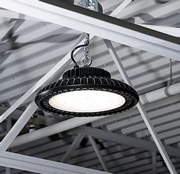 Exemplo de utilização da luminária industrial led UFO 100w, 150w e 200w teto galpão
